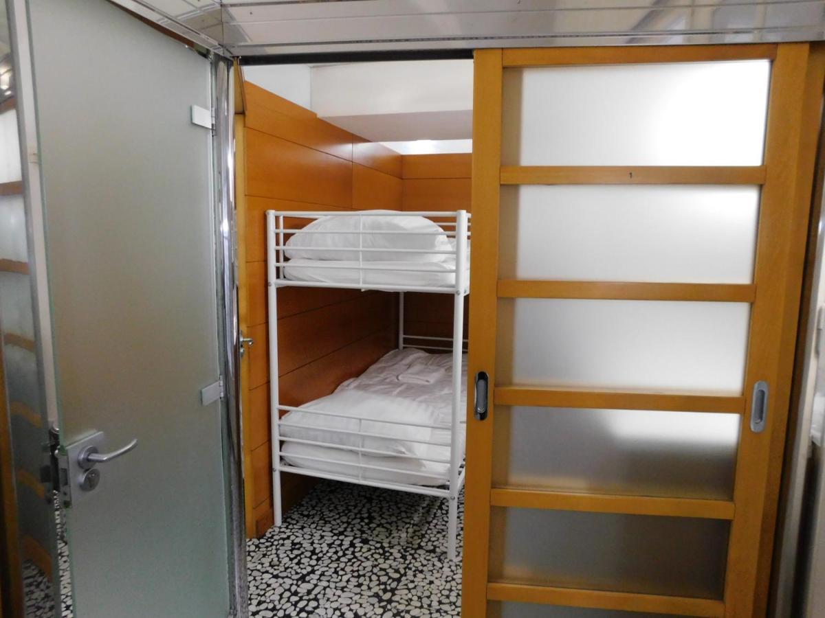 Hostel Hospitality House - H H H Ljubljana Kültér fotó