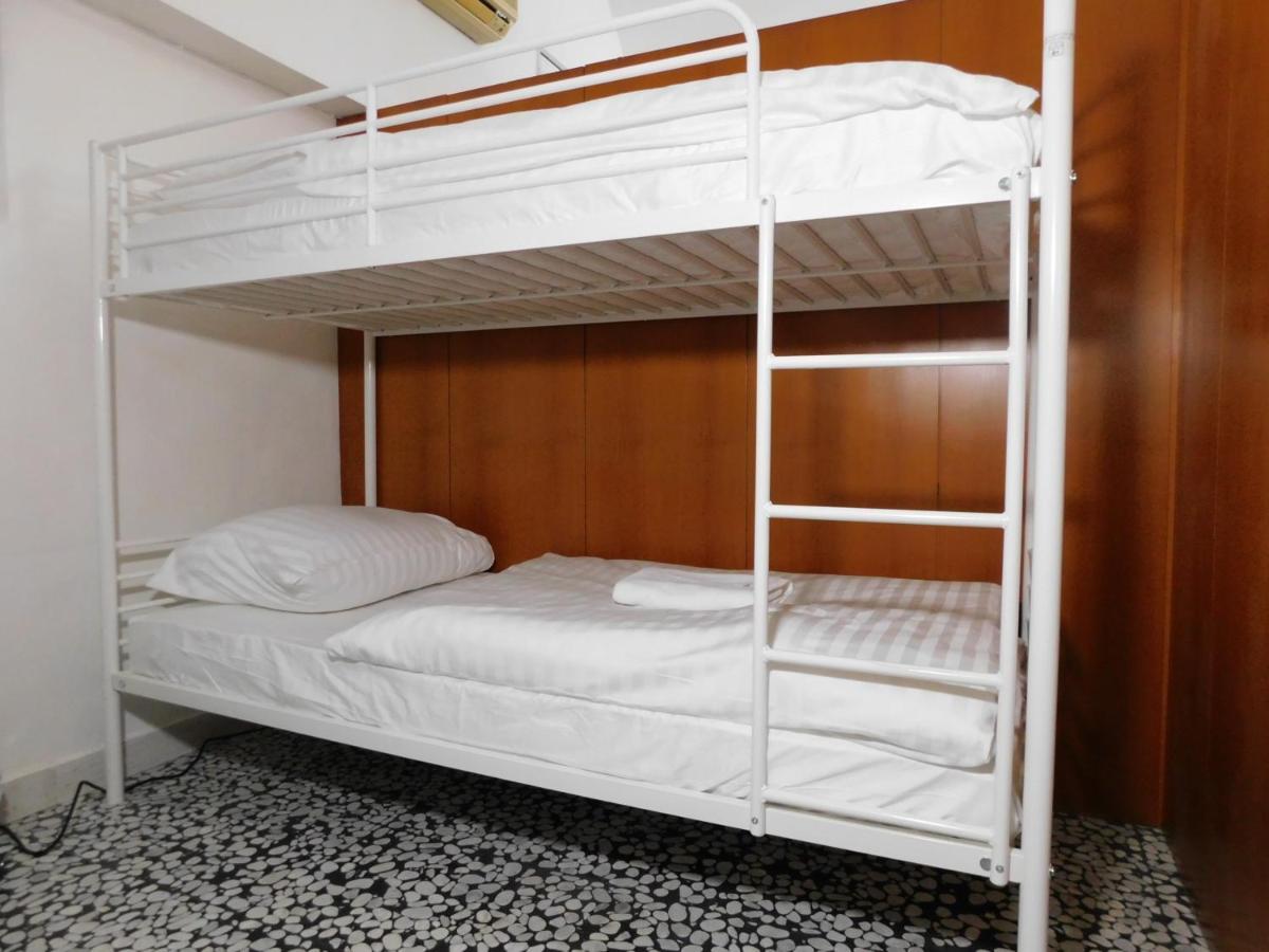 Hostel Hospitality House - H H H Ljubljana Kültér fotó
